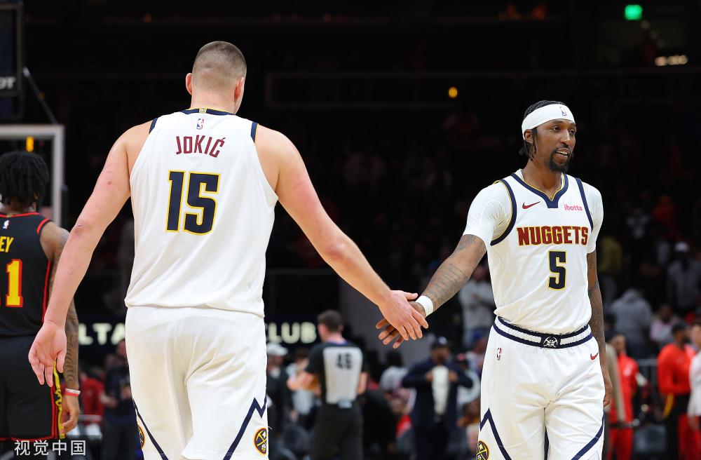 相比之下 相比之下