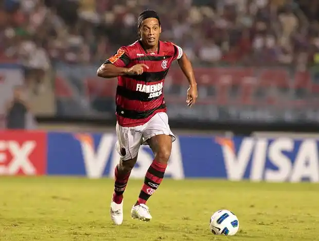 热的年轻巨 热的年轻巨